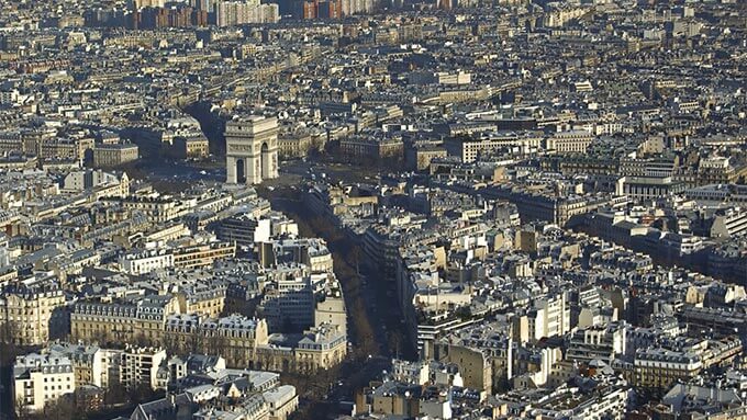 Arc de Triomphe vom Eiffelturm aus fotografiert